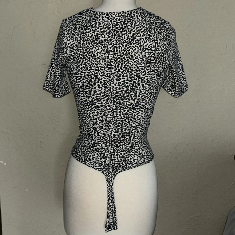 EXPRESS leopard print animal bodycon body snap button suit women’s XXS - Picture 5 of 11